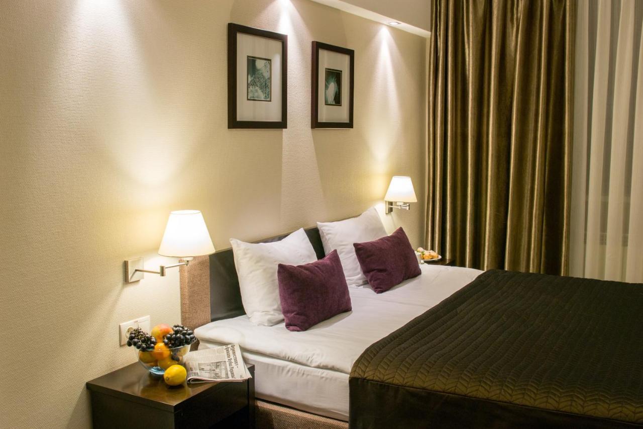 Riverside- Hotel And Mice แชร์นีฮีฟ ภายนอก รูปภาพ