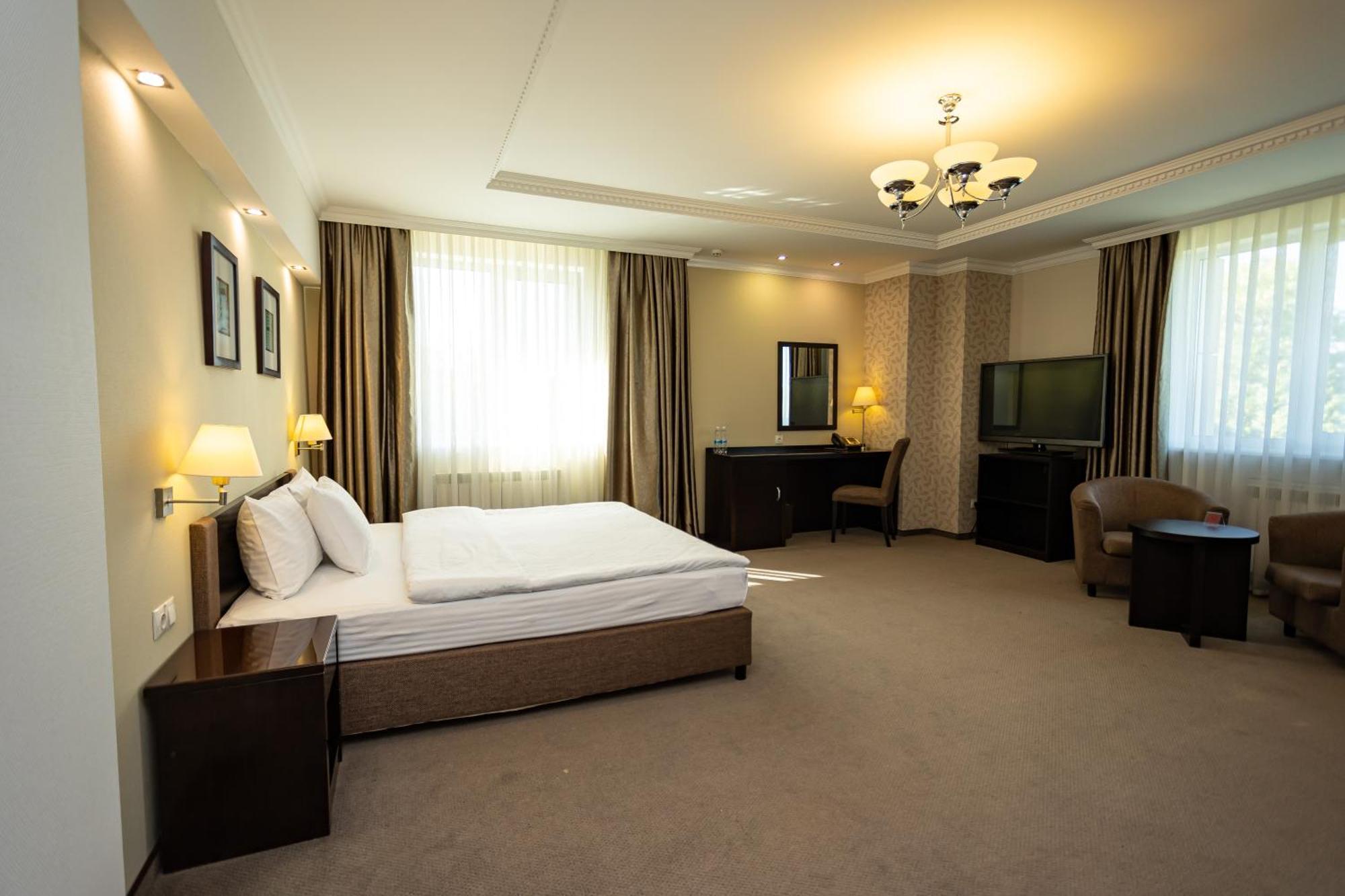 Riverside- Hotel And Mice แชร์นีฮีฟ ภายนอก รูปภาพ