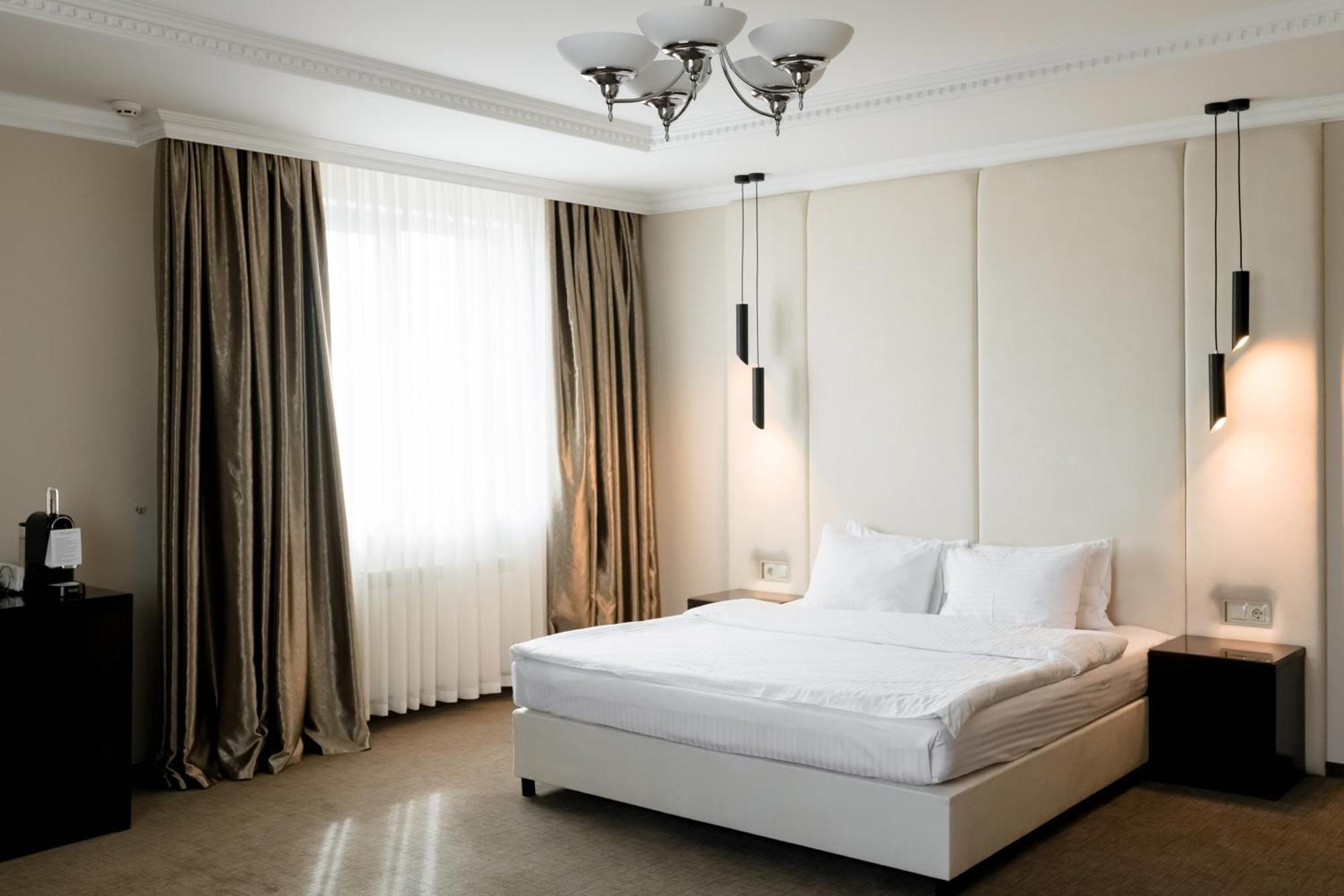 Riverside- Hotel And Mice แชร์นีฮีฟ ภายนอก รูปภาพ