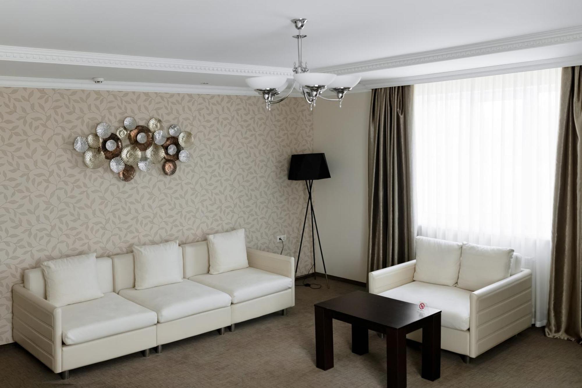 Riverside- Hotel And Mice แชร์นีฮีฟ ภายนอก รูปภาพ