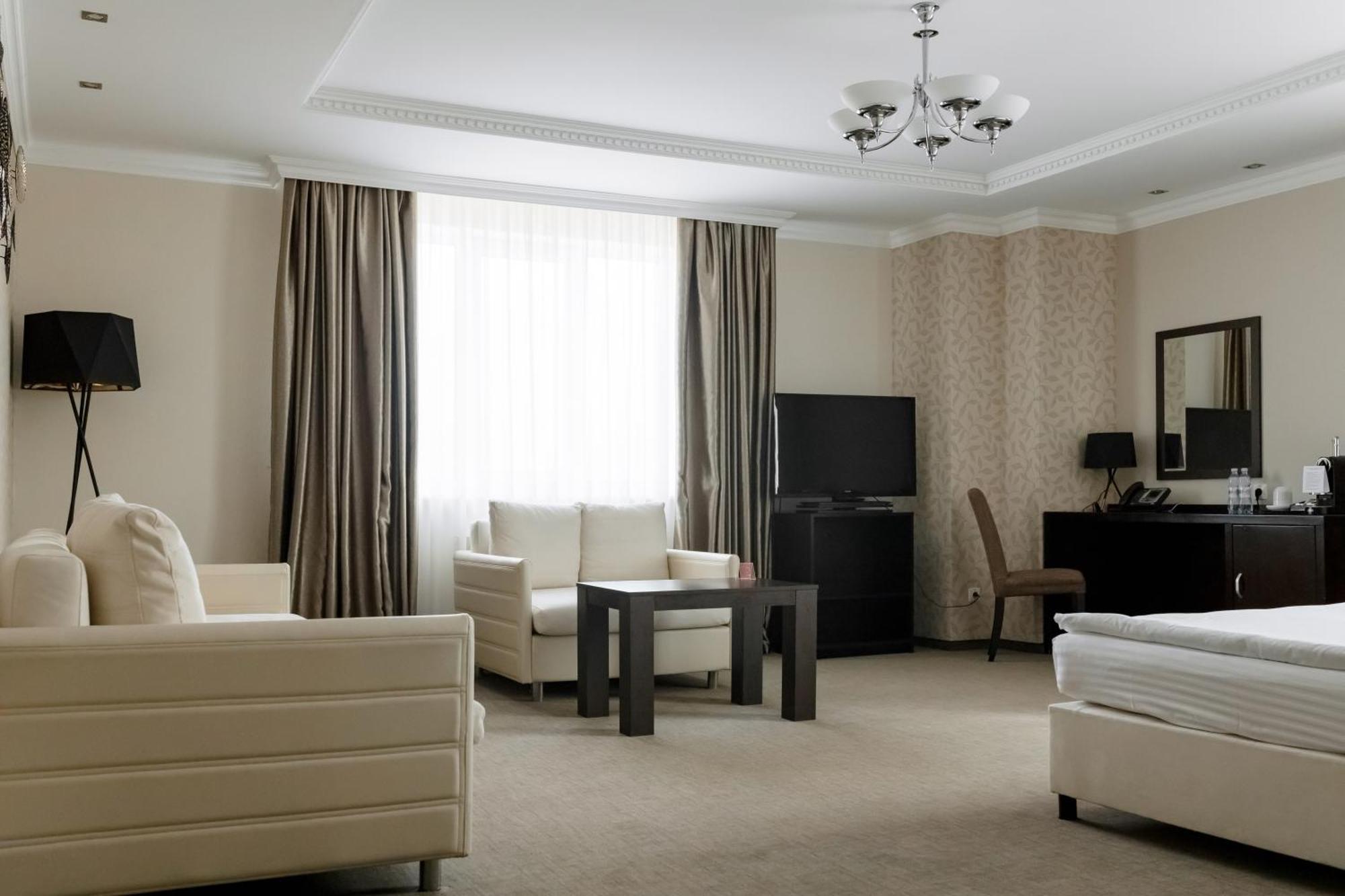 Riverside- Hotel And Mice แชร์นีฮีฟ ภายนอก รูปภาพ