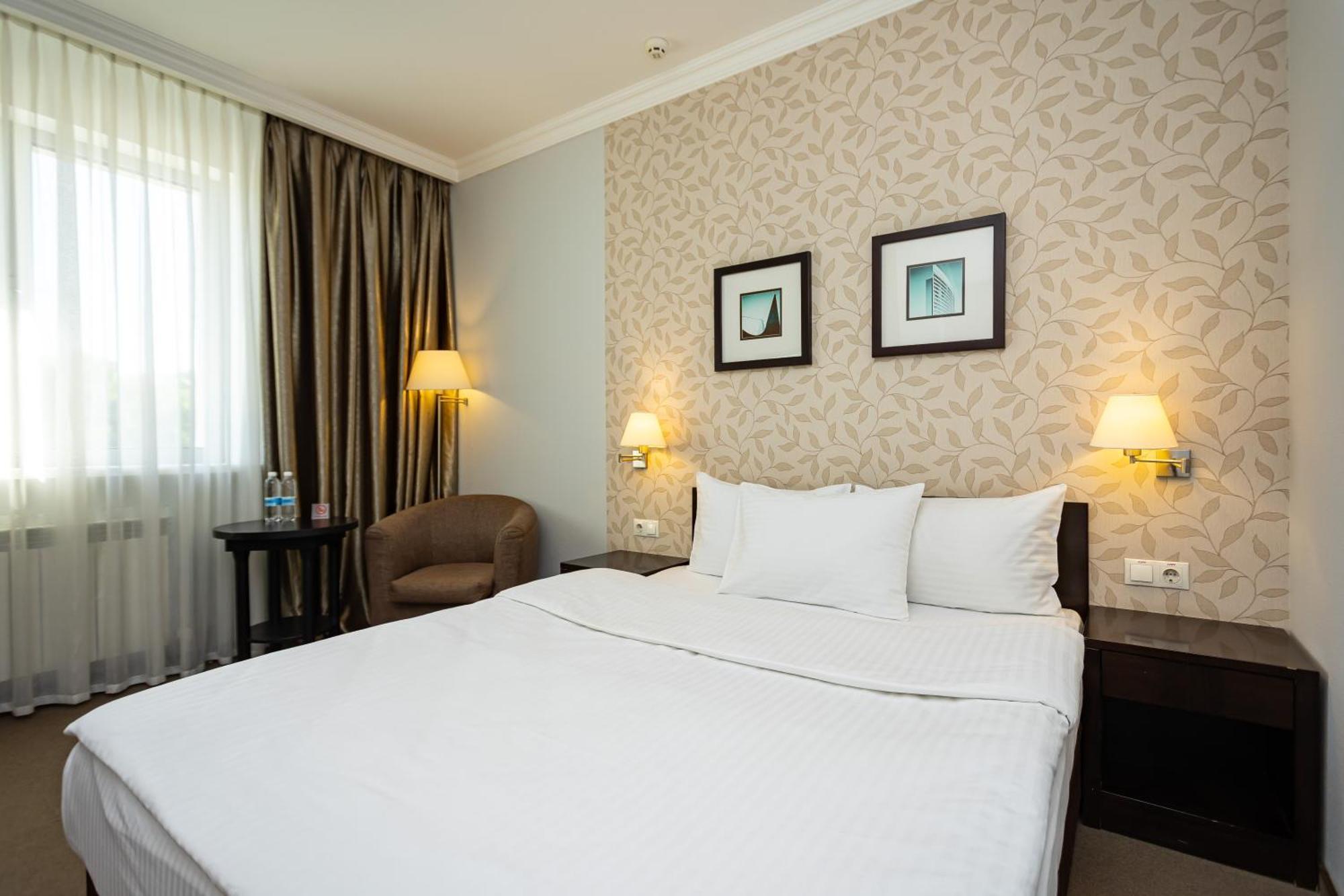 Riverside- Hotel And Mice แชร์นีฮีฟ ภายนอก รูปภาพ