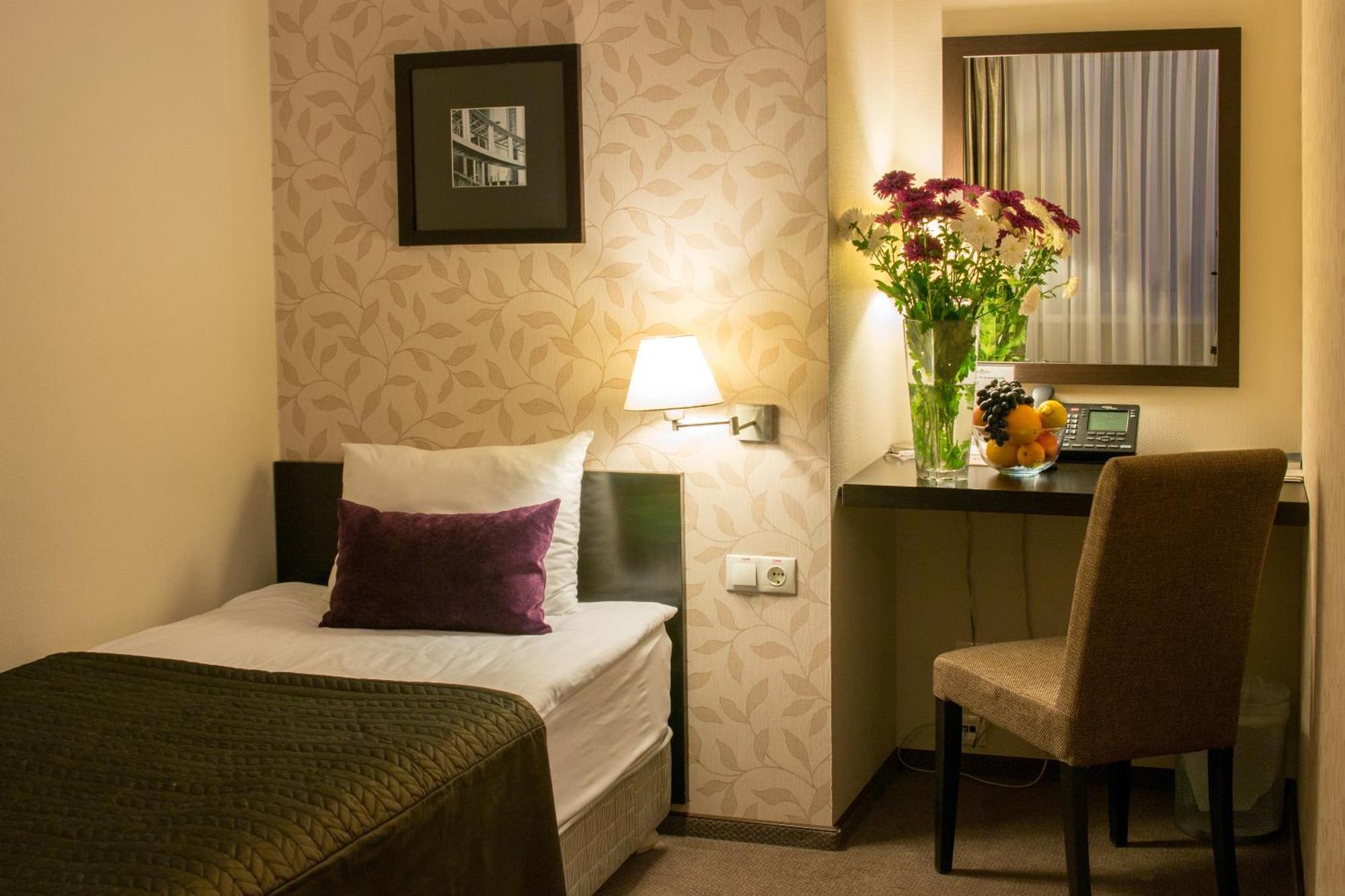 Riverside- Hotel And Mice แชร์นีฮีฟ ภายนอก รูปภาพ