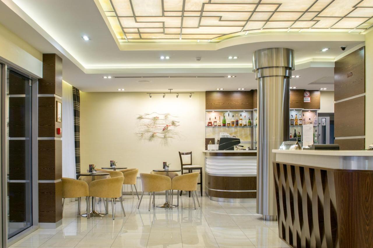 Riverside- Hotel And Mice แชร์นีฮีฟ ภายนอก รูปภาพ
