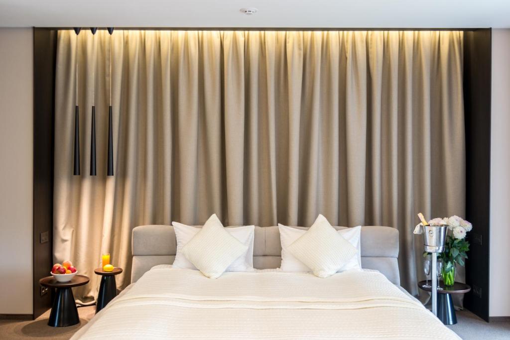 Riverside- Hotel And Mice แชร์นีฮีฟ ภายนอก รูปภาพ