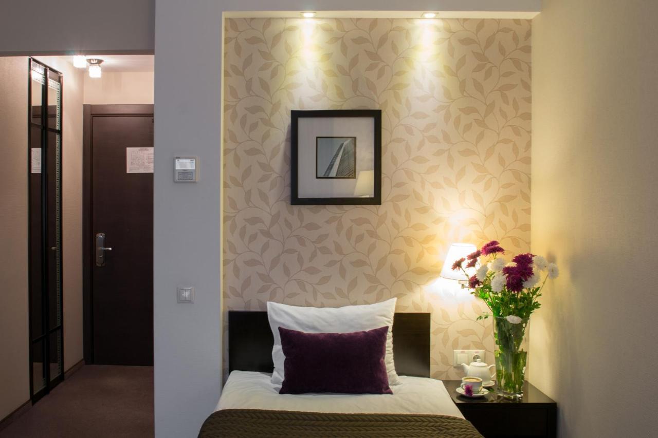 Riverside- Hotel And Mice แชร์นีฮีฟ ภายนอก รูปภาพ