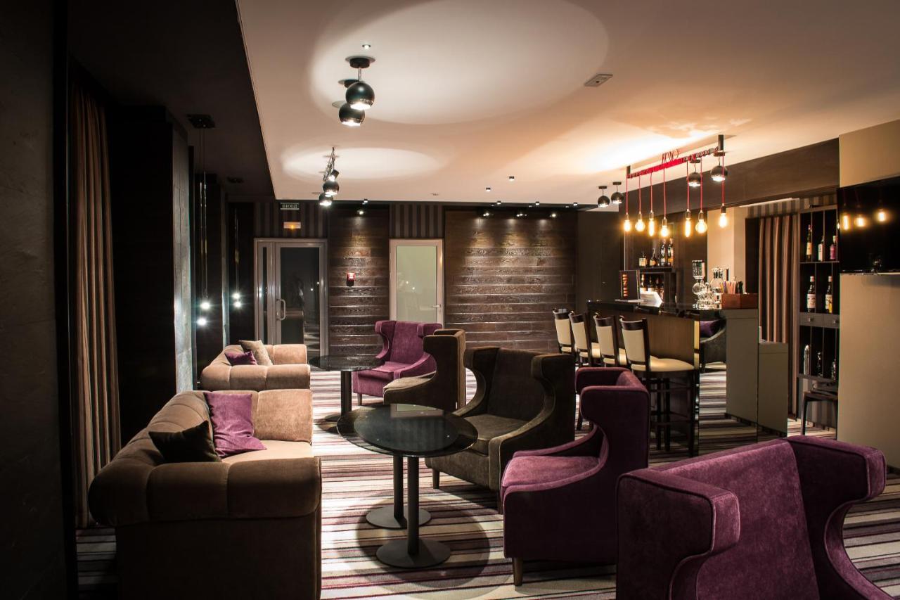 Riverside- Hotel And Mice แชร์นีฮีฟ ภายนอก รูปภาพ